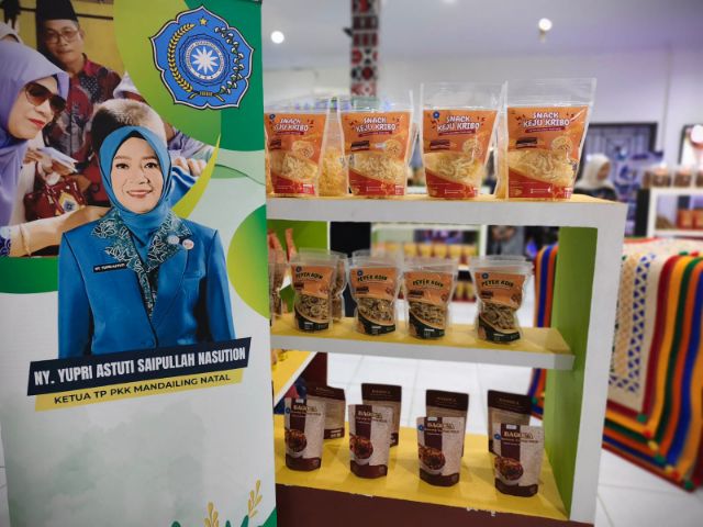 Produk UMKM Binaan PT SMGP Tampil di Pekan Raya Sumatera Utara 